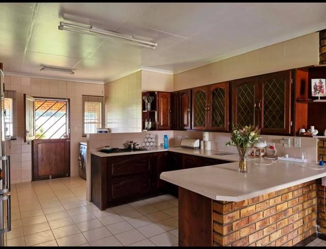 4 BEDROOM HOUSE FOR SALE IN NORKEM PARK